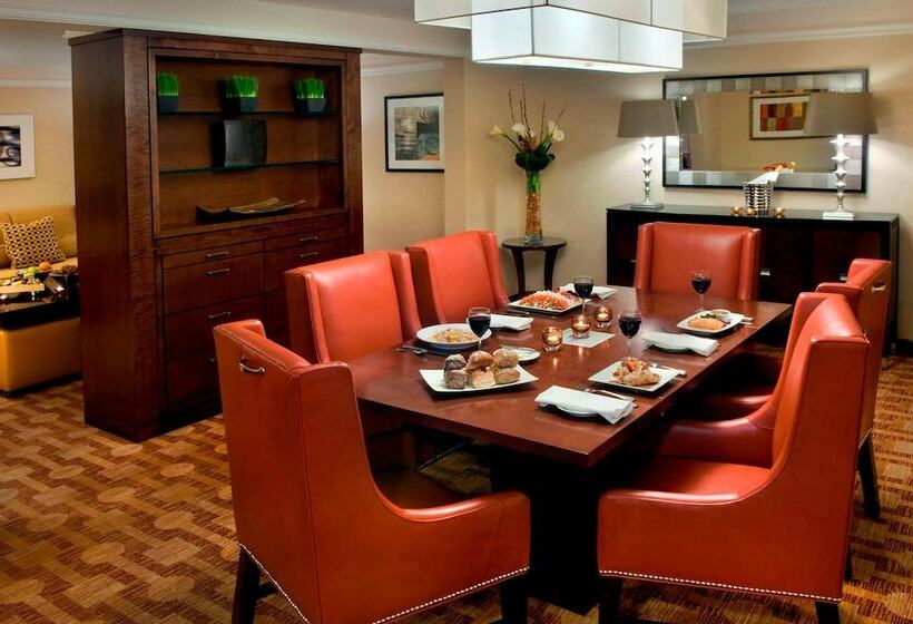 هتل Trumbull Marriott Shelton