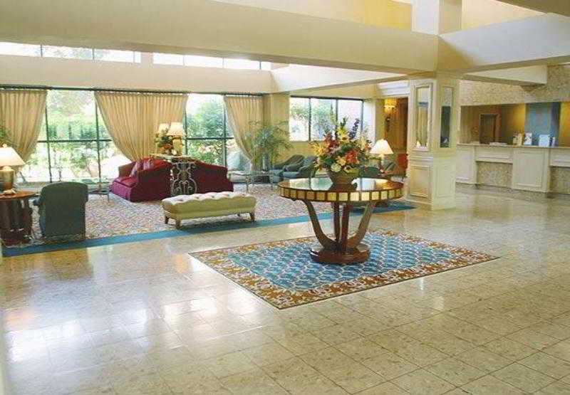 هتل Trumbull Marriott Shelton