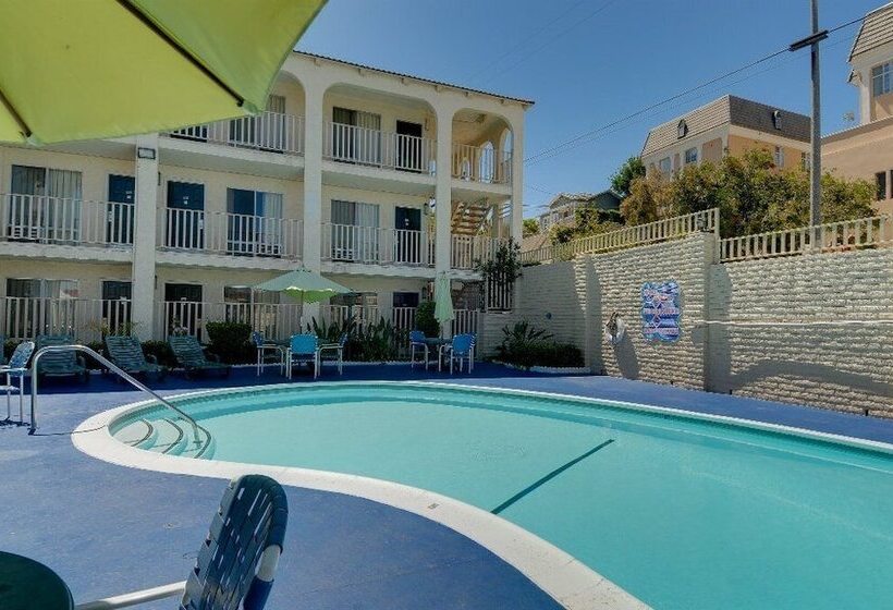 هتل Vagabond Inn San Pedro