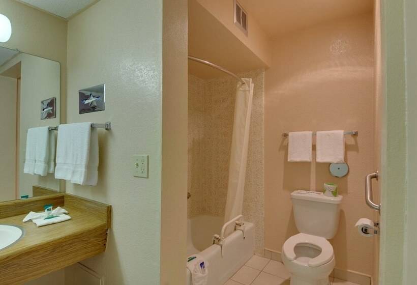 هتل Vagabond Inn San Pedro