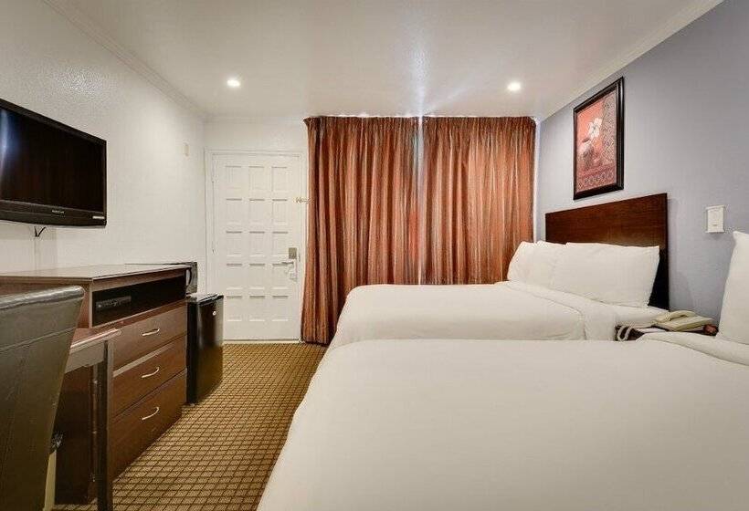 هتل Vagabond Inn San Pedro