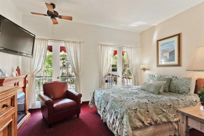هتل Villa Rosa Inn