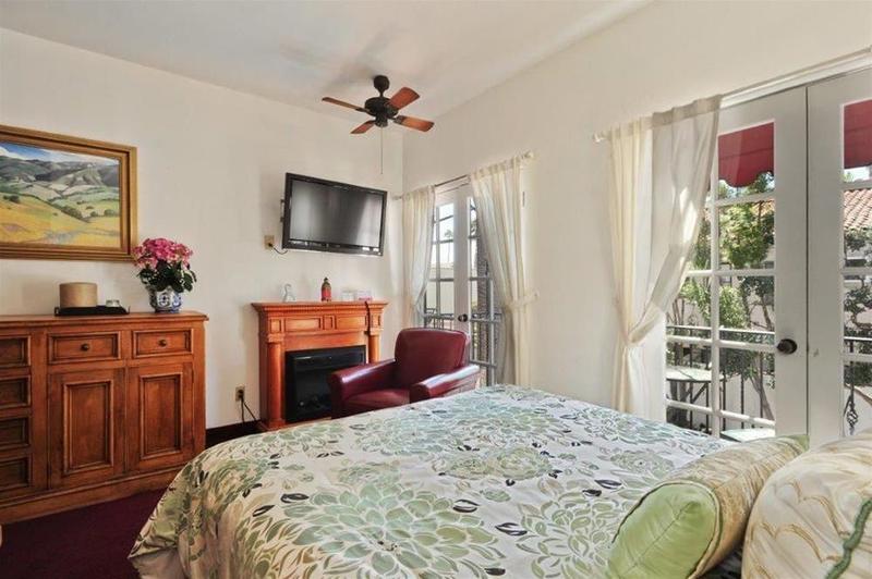 هتل Villa Rosa Inn