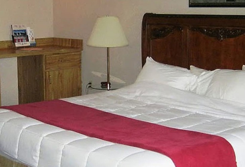 酒店 Voyageur Inn And Conference Center