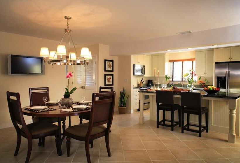 בית מלון כפרי West Beach Inn, A Coast