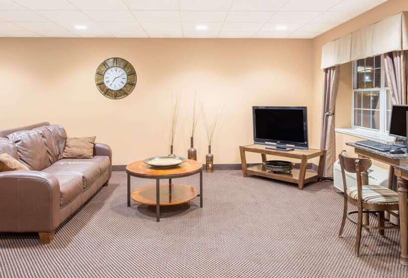 Microtel Inn & Suites By Wyndham Quincy Downtown   River Area