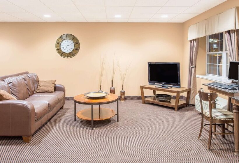 Microtel Inn & Suites By Wyndham Quincy Downtown   River Area