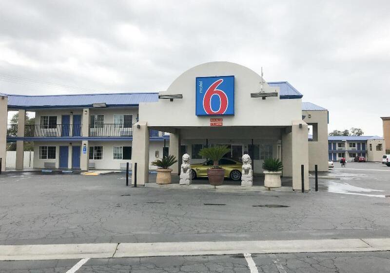 Motel 6visalia, Ca