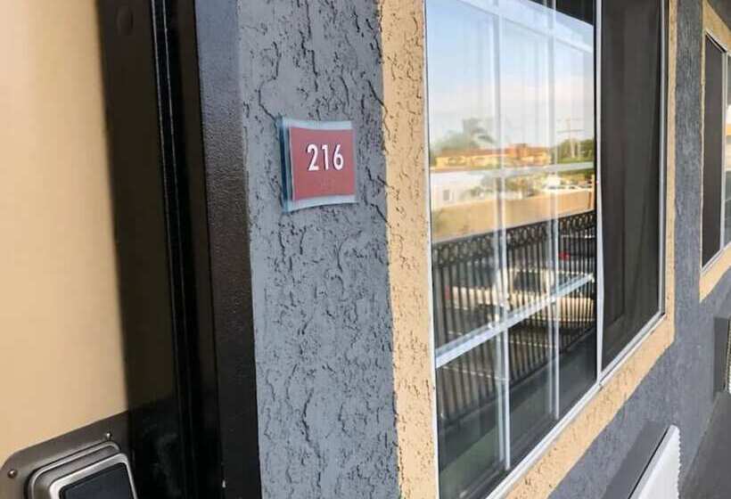 مُتل American Inn & Suites Lax