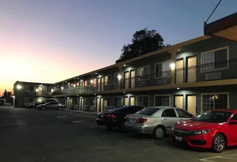 モーテル American Inn & Suites Lax Airport