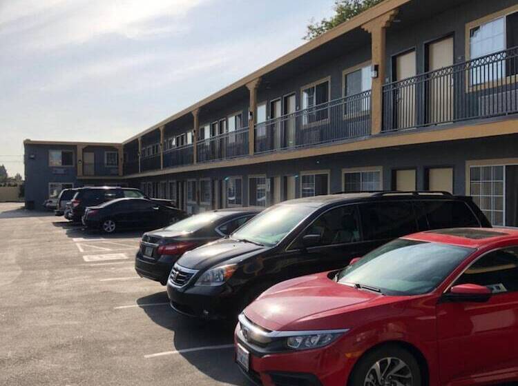 مُتل American Inn & Suites Lax