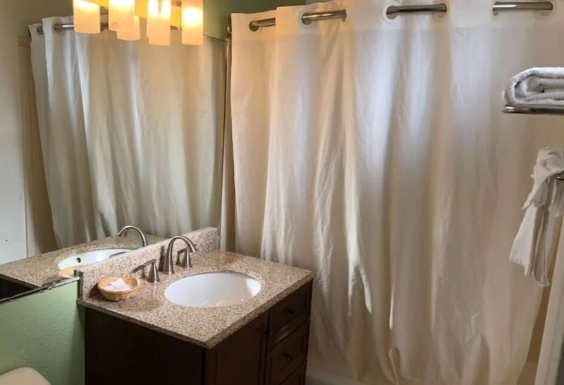 مُتل American Inn & Suites Lax