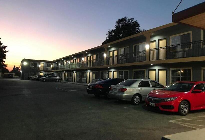 مُتل American Inn & Suites Lax