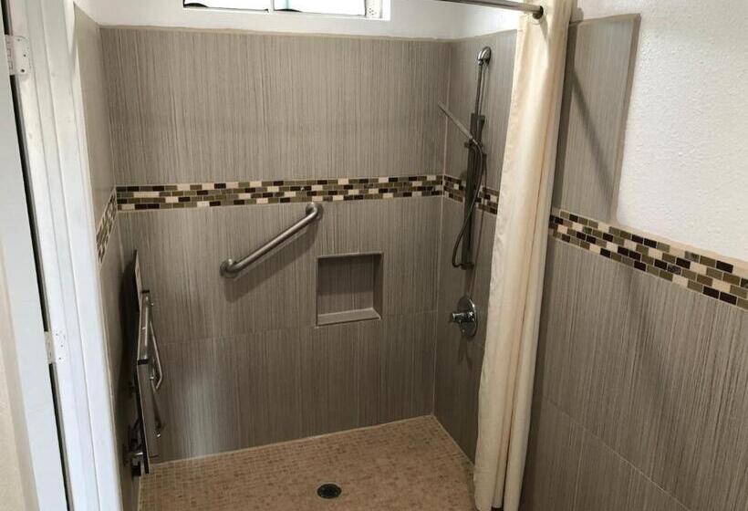 مُتل American Inn & Suites Lax