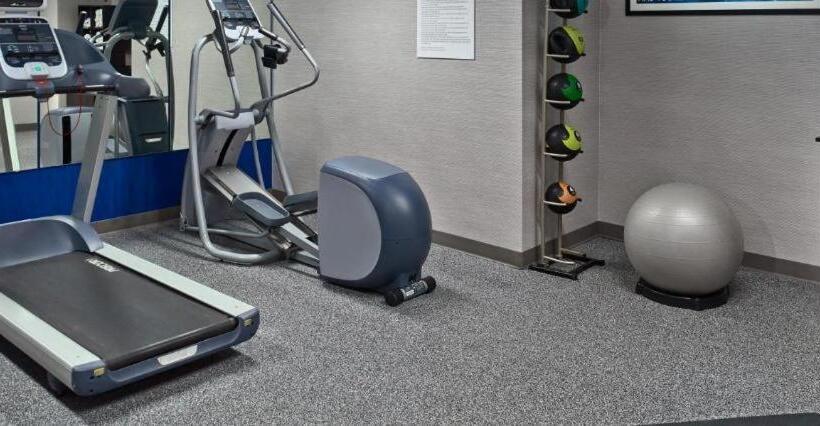 اقامتگاه Sonesta Es Suites Ann Arbor