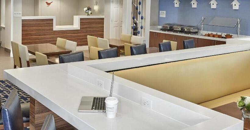 اقامتگاه Sonesta Es Suites Ann Arbor
