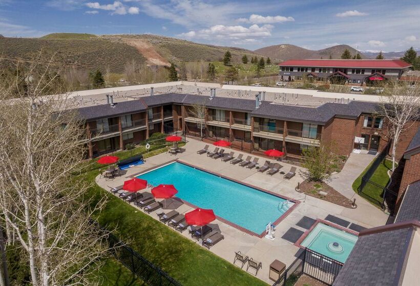 استراحتگاه Doubletree By Hilton Park City The Yarrow