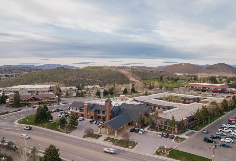 استراحتگاه Doubletree By Hilton Park City The Yarrow