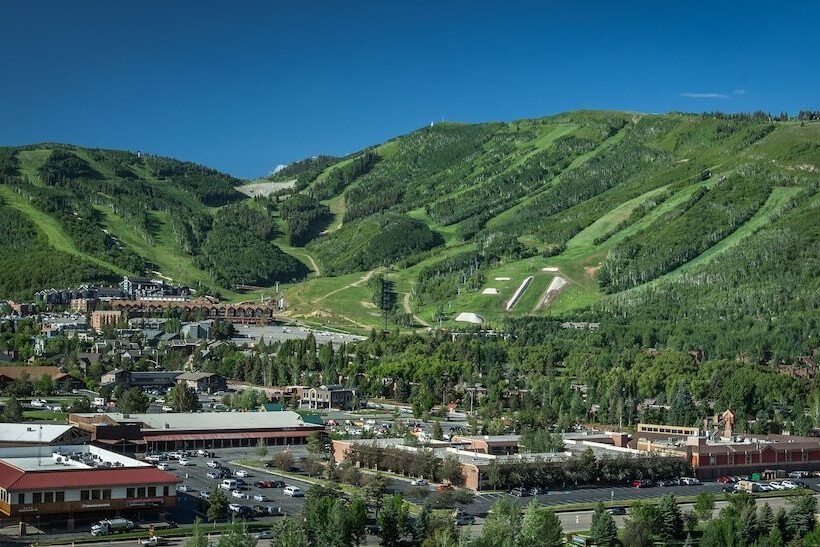 استراحتگاه Doubletree By Hilton Park City The Yarrow