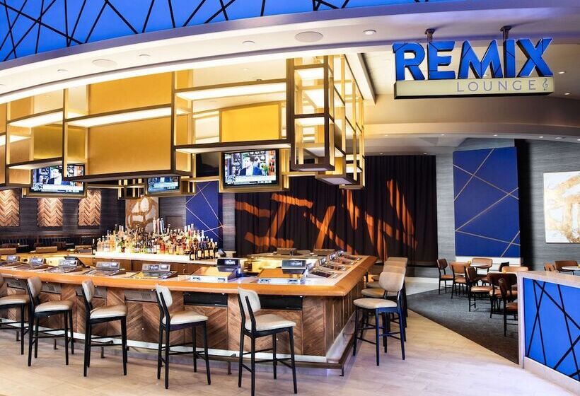 استراحتگاه The Strat Hotel, Casino & Tower