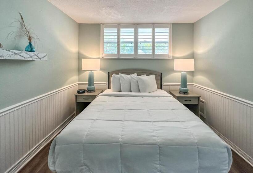 Thunderbird Beach Resort