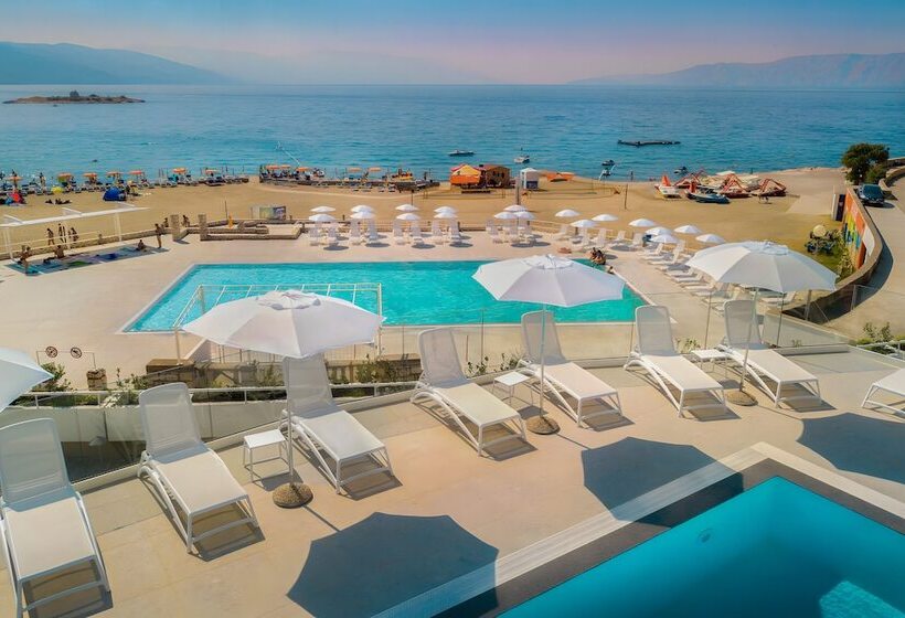 هتل Aminess Lišanj Family