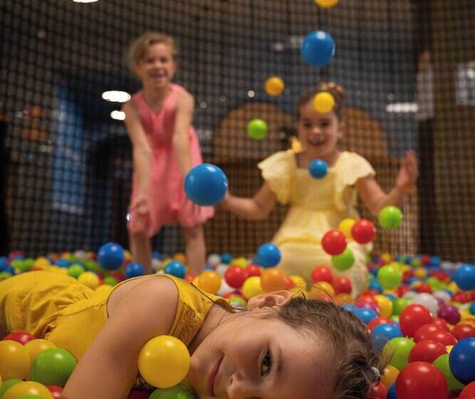 هتل Aminess Lišanj Family