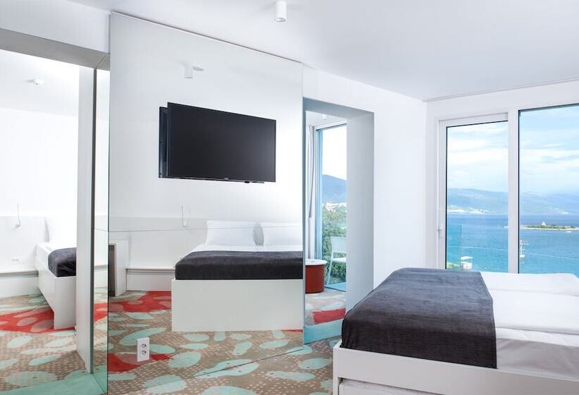 هتل Aminess Lišanj Family