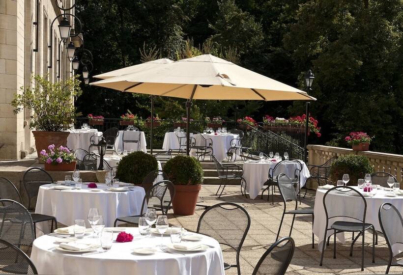 هتل Chateau De Montvillargenne