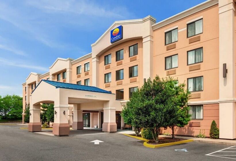 فندق Comfort Inn & Suites