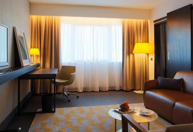 هتل Crowne Plaza Belgrade