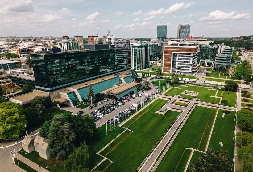 هتل Crowne Plaza Belgrade