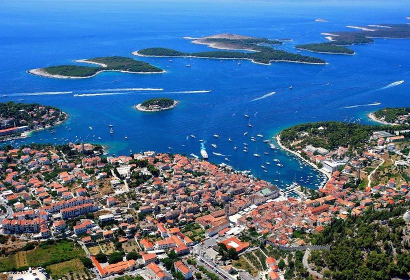 Hotelli Delfin Hvar