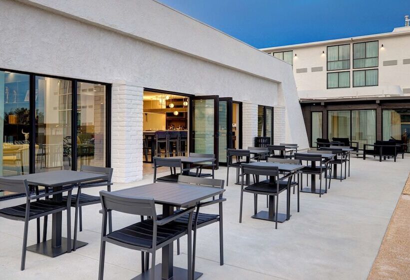 هتل Doubletree By Hilton Palmdale, Ca