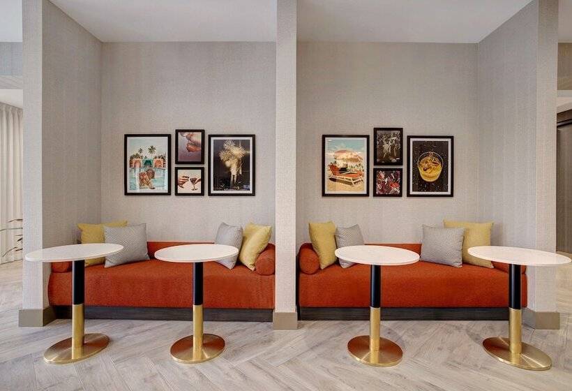 هتل Doubletree By Hilton Palmdale, Ca