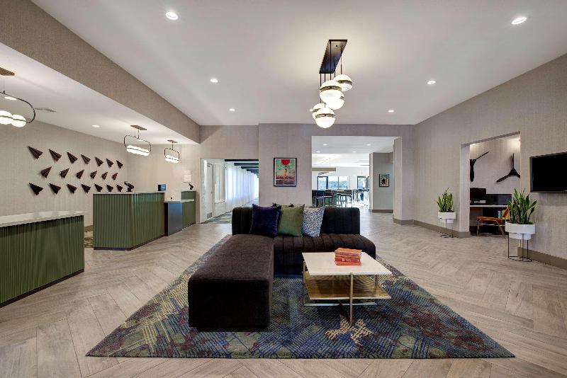 هتل Doubletree By Hilton Palmdale, Ca