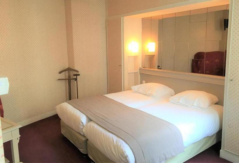 هتل Eiffel Kensington