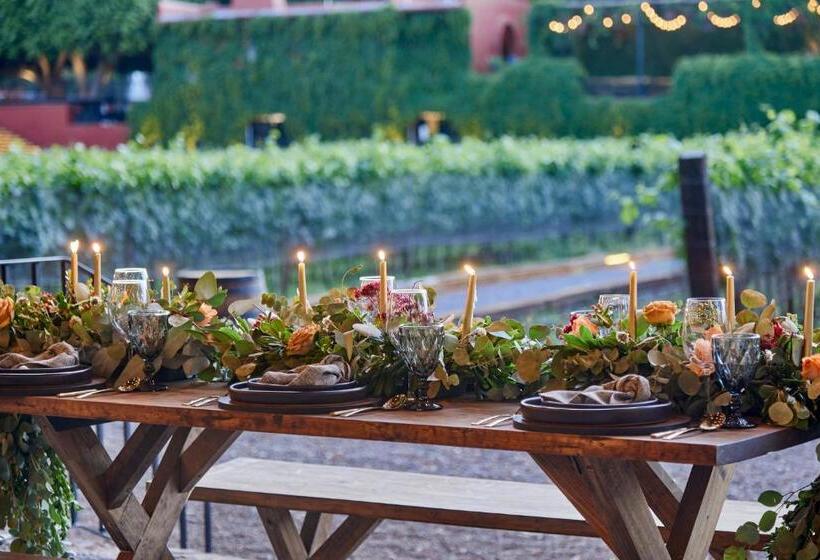 בית מלון כפרי Fiesta Americana Hacienda Galindo Resort & Spa