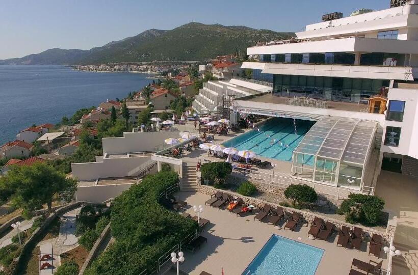 فندق Grand  Neum