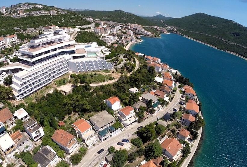 فندق Grand  Neum