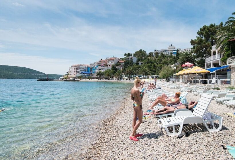 Hotel Grand  Neum