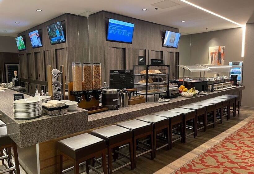 בית מלון כפרי Holiday Inn Winnipeg South, An Ihg