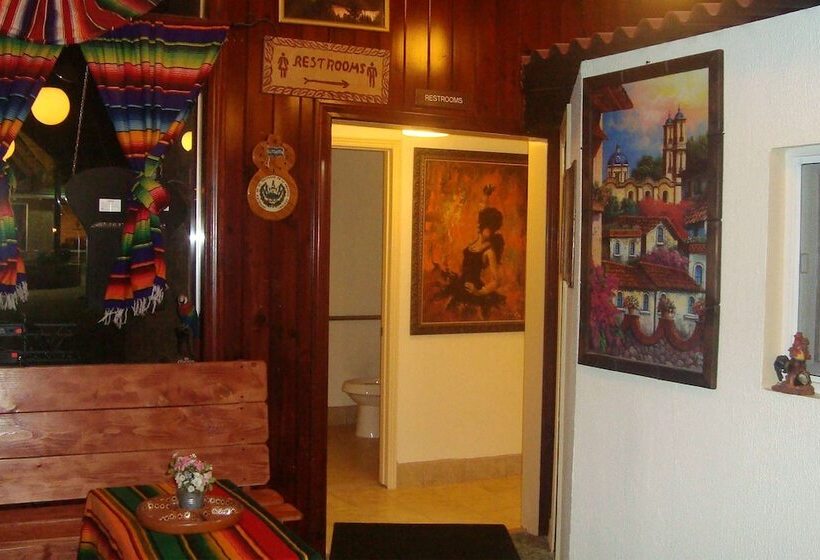 هتل Casa Lemus Inn