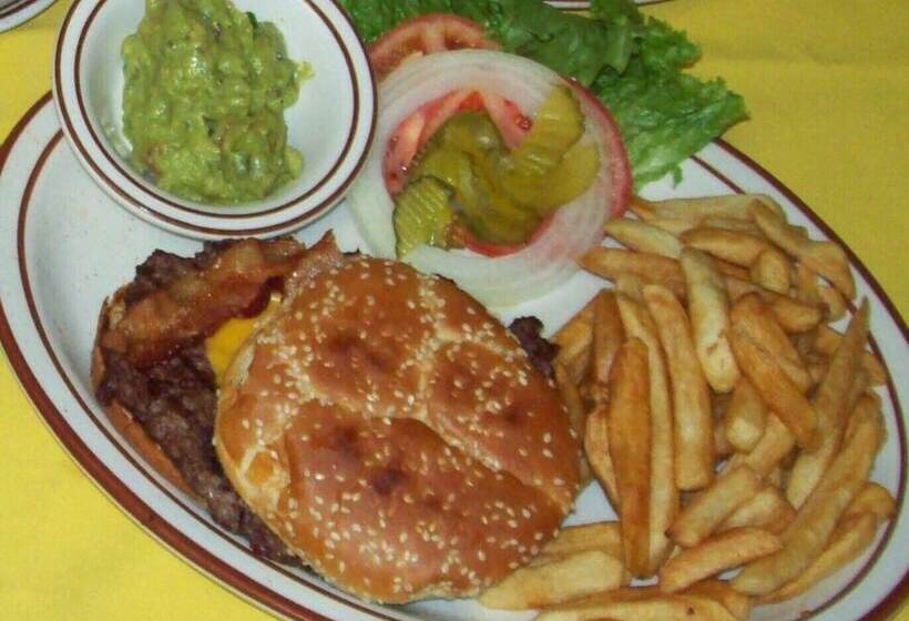 هتل Casa Lemus Inn