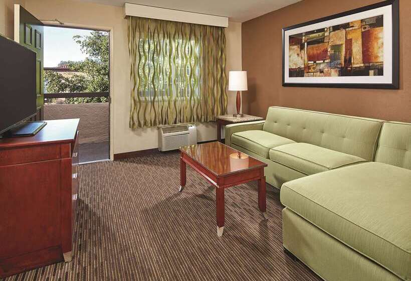 هتل Mission View Inn & Suites San Diego Sea World   Zoo