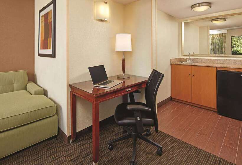 هتل La Quinta Inn & Suites By Wyndham San Diego Seaworld/zoo