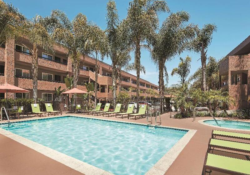 هتل Mission View Inn & Suites San Diego Sea World   Zoo