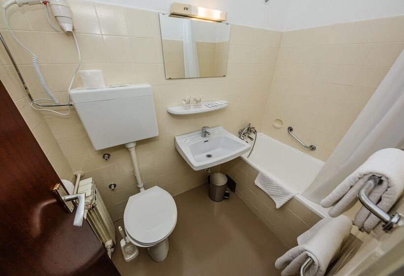 هتل Medena Budget