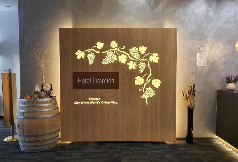 Hotel Piramida