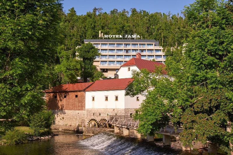 Hotel Postojna Cave  Jama